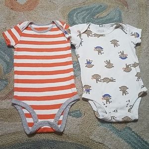 🏖child of mine by Carter's 3-6M onesies